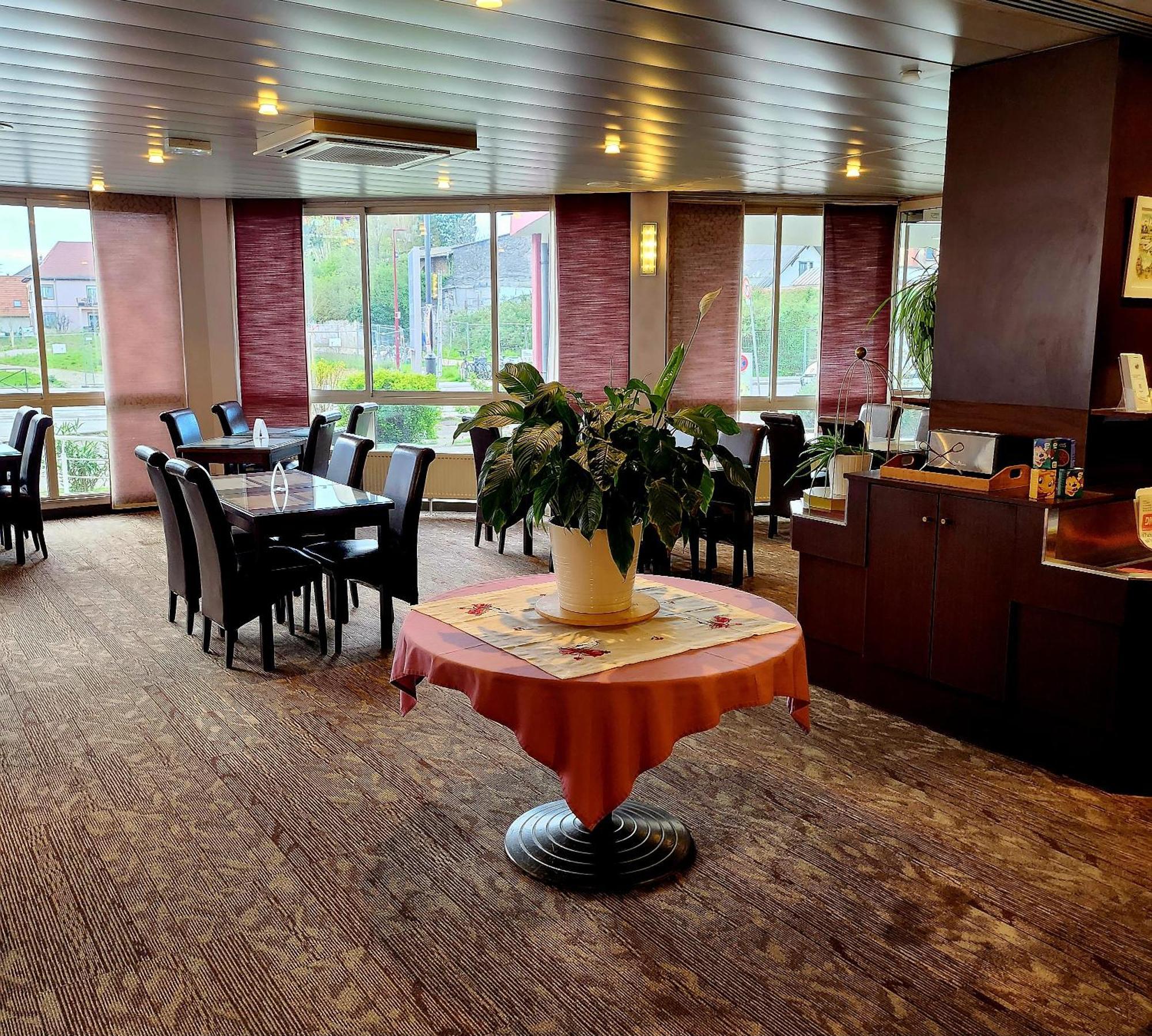 The Originals City, Hotel Le Forum, Strasbourg Nord Schiltigheim Exterior foto